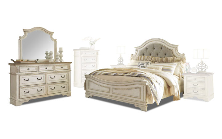 Realyn bed, dresser and mirror