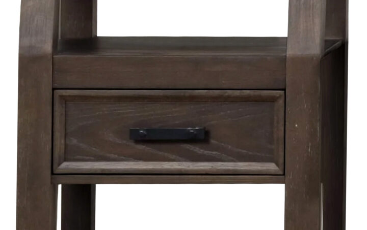 Tatum-Tv-side Stand-closeup1