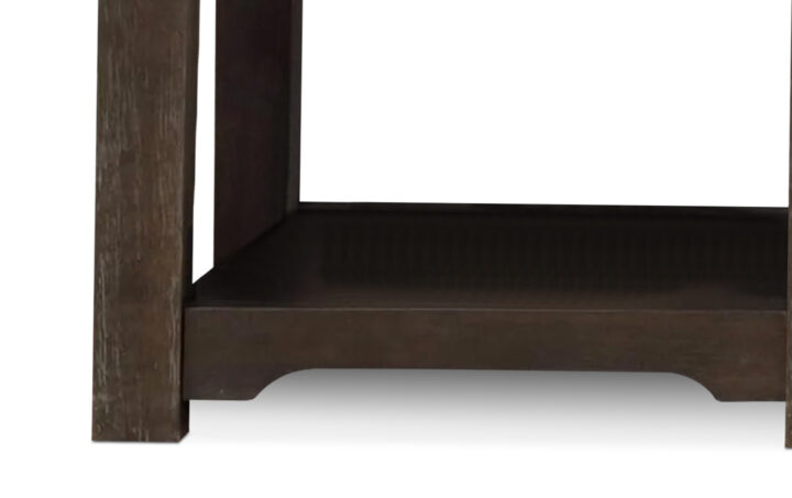 Tatum-Tv-side Stand-closeup2