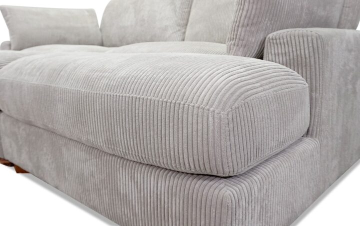 Brair Sectional In Light Gray