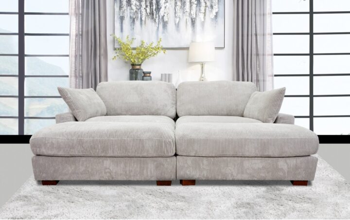 Brair Sectional In Light Gray