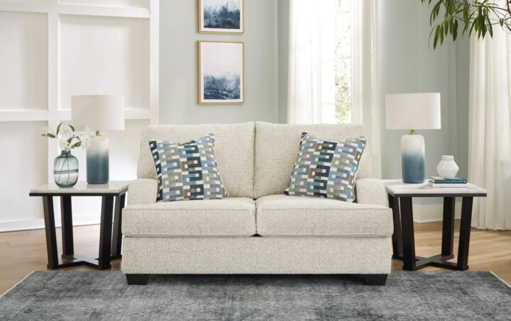 Valerano Loveseat