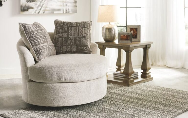 Soletren Swivel Accent Chair