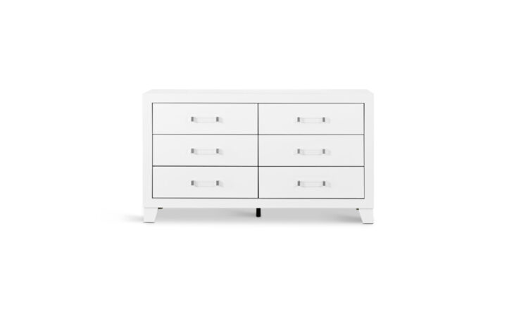 Luccia Dresser