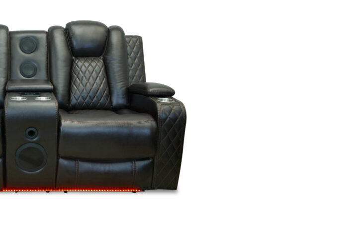 Dayln black loveseat