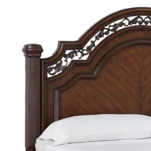 LAVINTON BED CLOSEUP