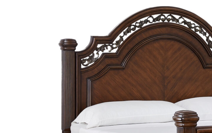 LAVINTON BED CLOSEUP