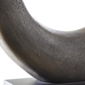 SARIA-METAL-TABLE-LAMP-closeup3
