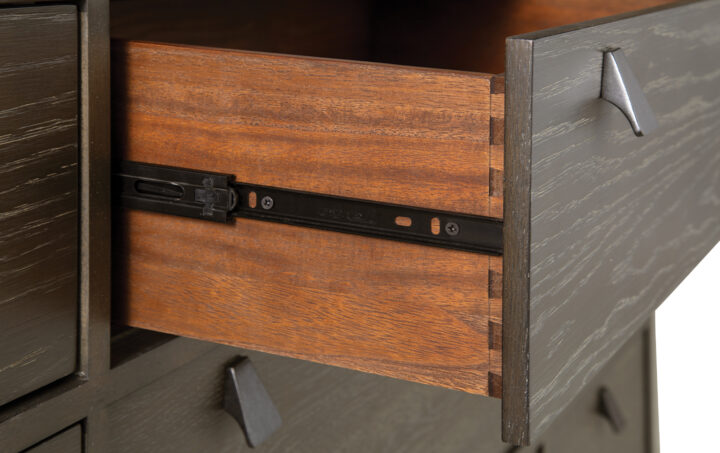 ASHER DRESSER, MIRROR CLOSEUP 02